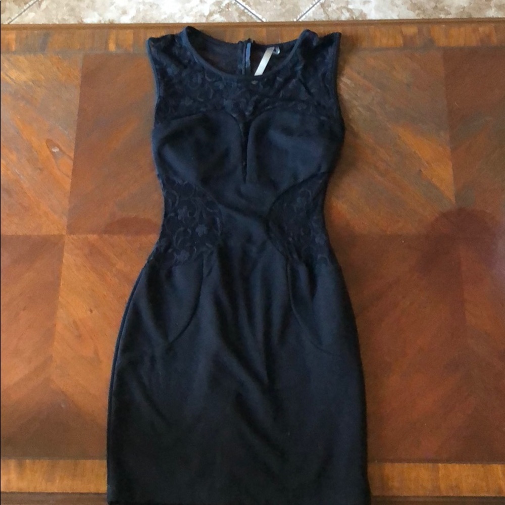 Bodycon lace dress